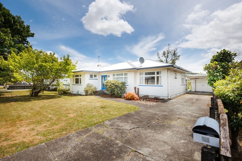 64 Guy Avenue, Takaro, Palmerston North - Carousel 1