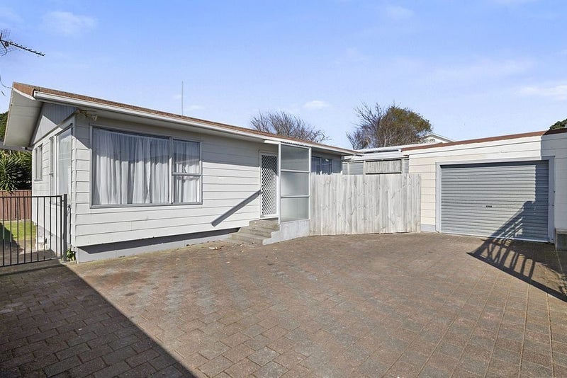 2/47 South Road, Blagdon, New Plymouth - Carousel 15