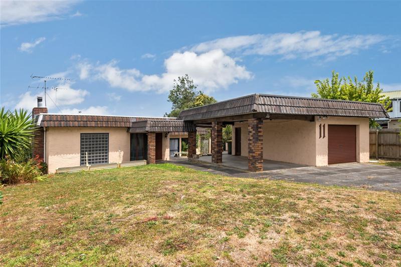 11 Rhonda Place, Opaheke, Papakura - Carousel 1