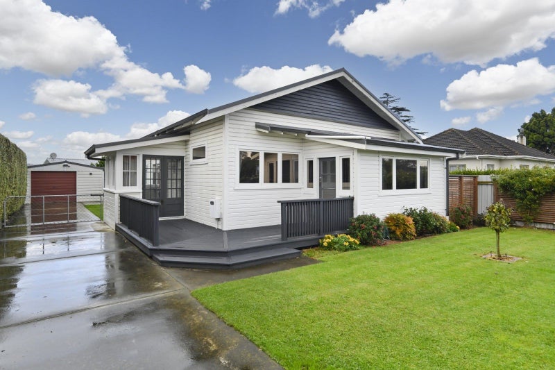 1002 Southland Road, Raureka, Hastings - Carousel 1