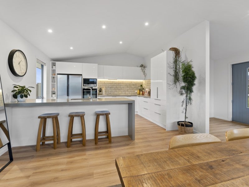 42 Stratford Drive, Mount Pisa, Cromwell - Carousel 2