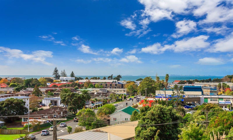20 Glencoe Road, Browns Bay, Auckland - Carousel 2