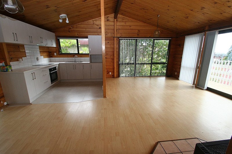 9 Braund Place, Glenfield, Auckland - Carousel 2