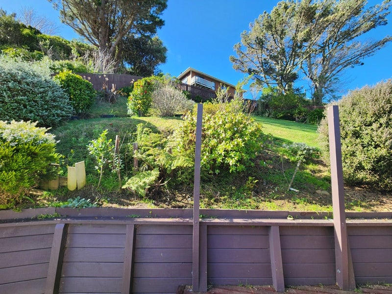 56 Colchester Crescent, Newlands, Wellington - Carousel 15