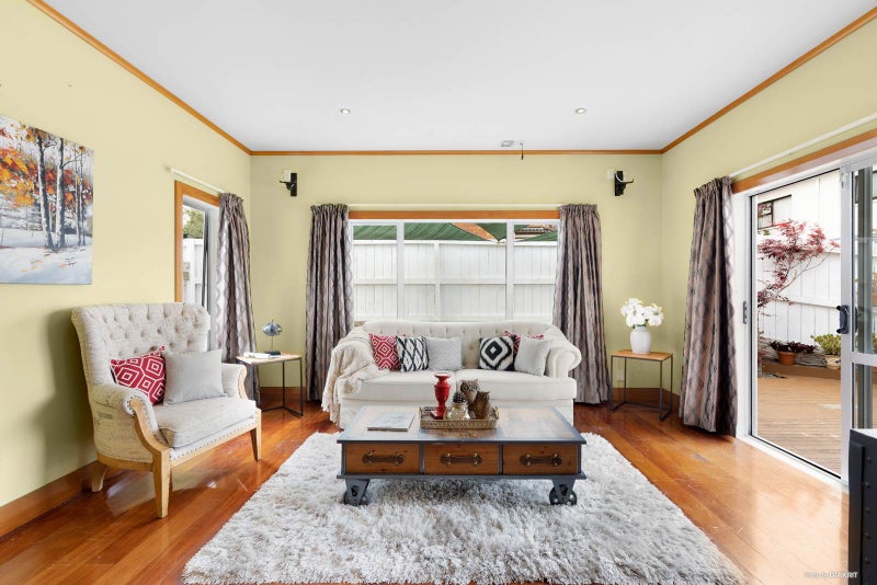 4 Hayr Road, Three Kings, Auckland - Carousel 2