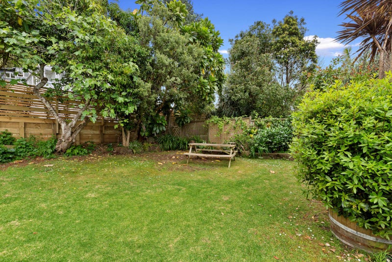2/65 Church Street, Devonport, Auckland - Carousel 2