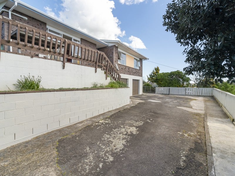 2 Alberta Road, Glen Avon, New Plymouth - Carousel 26