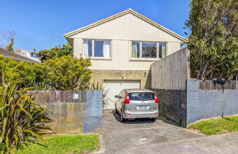78 Waihemo Street, Waitangirua, Porirua - Carousel 1