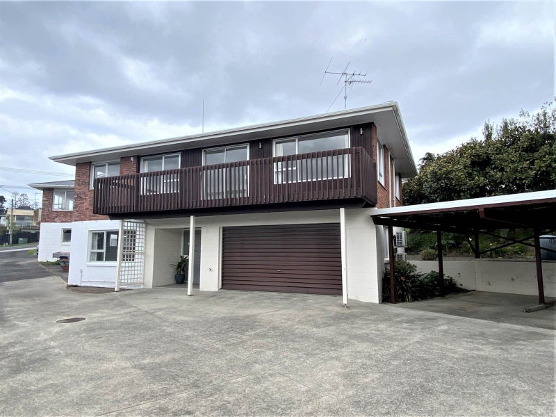 2/4 Seaview Road, Milford, Auckland - Carousel 2