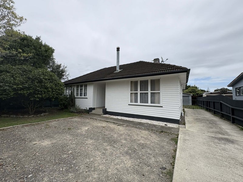 18 Exeter Crescent, Takaro, Palmerston North - Carousel 2