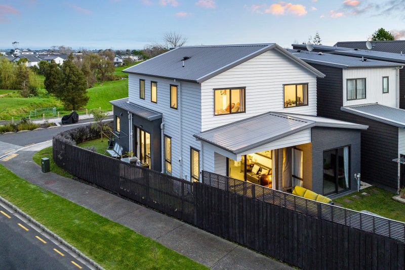 26 Ev Perry Way, Glen Innes, Auckland - Carousel 1