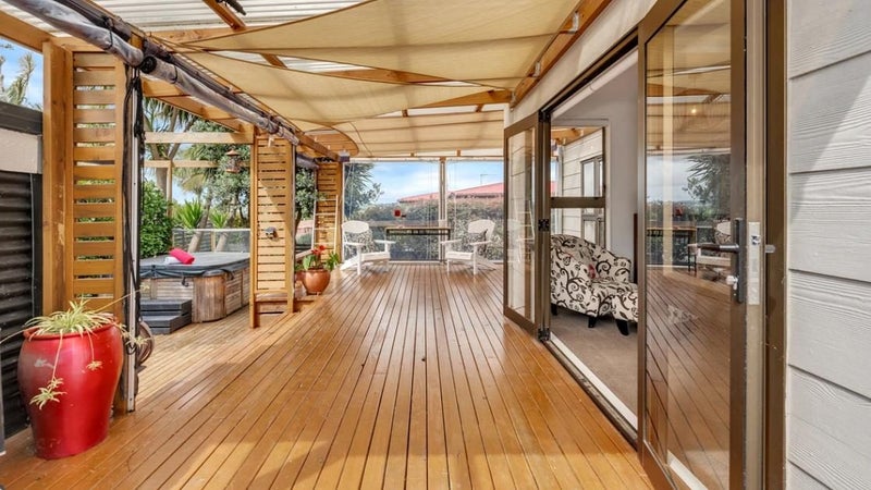 15A Howe Street, Howick, Auckland - Carousel 1