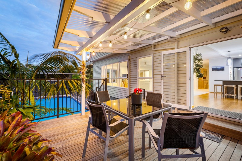 29 Korotaha Terrace, Rothesay Bay, Auckland - Carousel 1