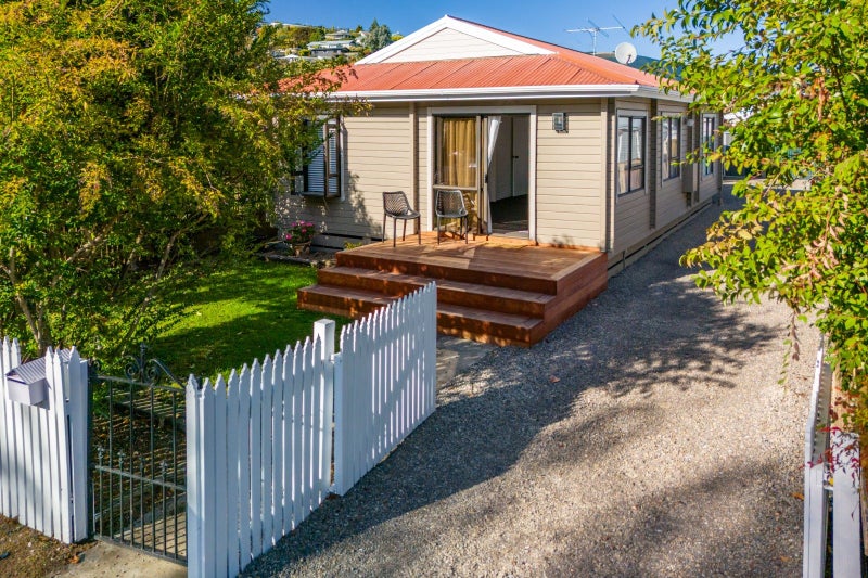 2/7 Green Street, Tāhunanui, Nelson - Carousel 1