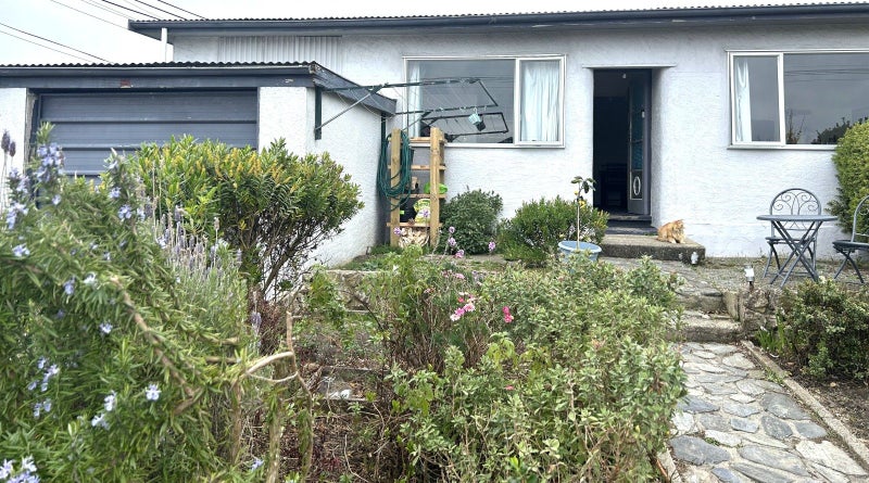 40 Hull Street, South Hill, Oamaru - Carousel 1