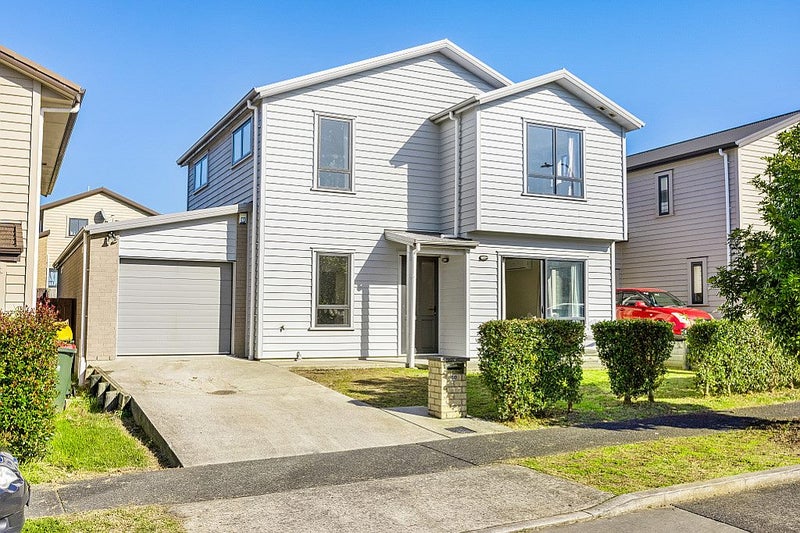 60 Kaimoana Street, Weymouth, Auckland - Carousel 1
