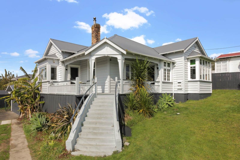 11 Queenstown Road, Hillsborough, Auckland - Carousel 2