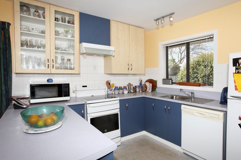 8 Adrian Place, Shirley, Christchurch - Carousel 2