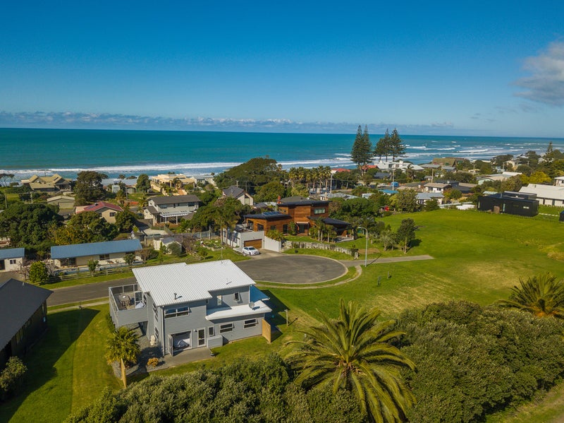 15 Sandy Cove, Wainui, Gisborne - Carousel 2