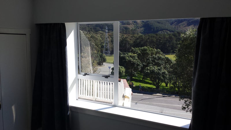 3/132 Curtis Street, Northland, Wellington - Carousel 1