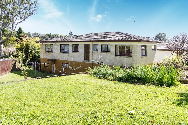 2/4 Wanganella Place, Lynfield, Auckland - Carousel 11