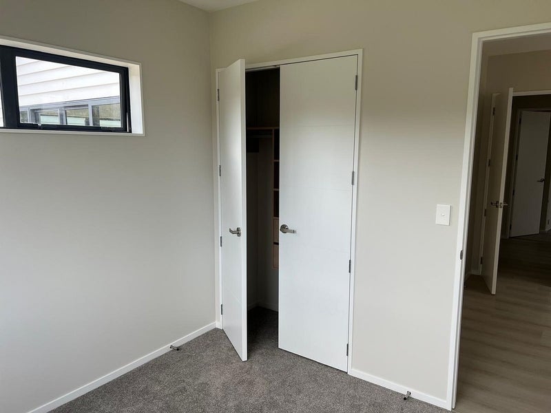 32A Castlebane Drive, Flat Bush, Auckland - Carousel 2
