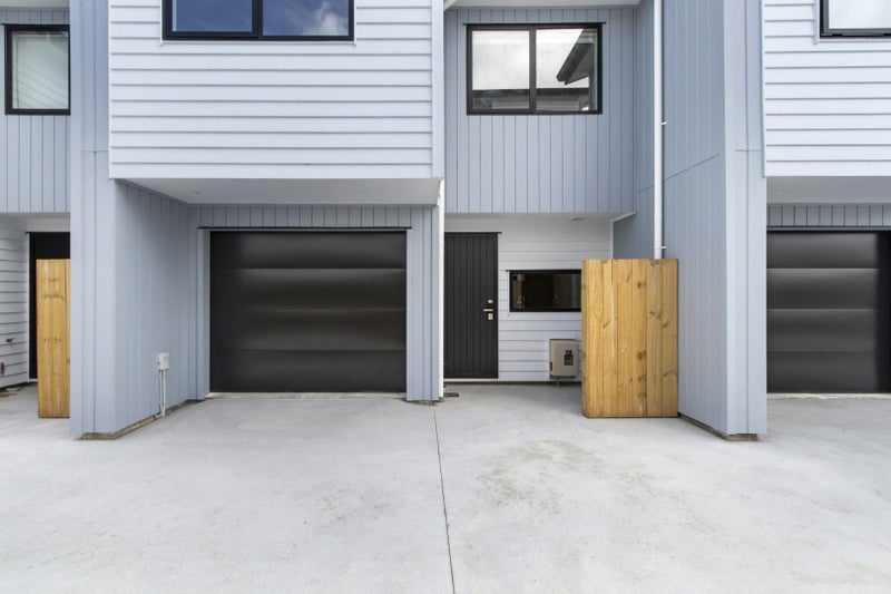 4/18 May Street, Hamilton East, Hamilton - Carousel 2