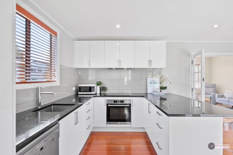B/9 Fergusson Street, Waterloo, Lower Hutt - Carousel 2