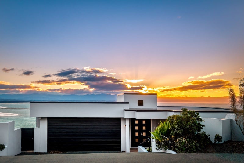 55 The Cliffs, Britannia Heights, Nelson - Carousel 1