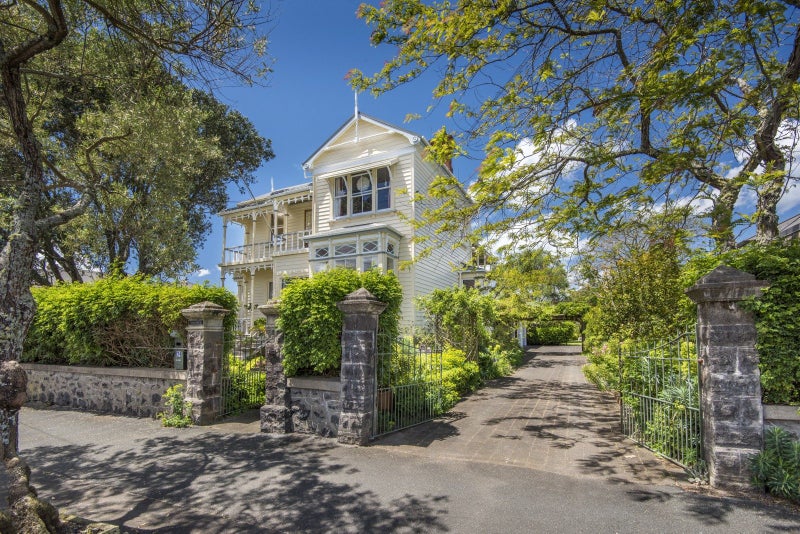 42 Cheltenham Road, Devonport, Auckland - Carousel 1