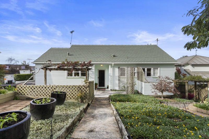 87 Kurahaupo Street, Orakei, Auckland - Carousel 1