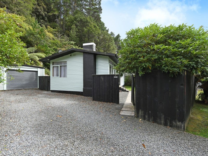 104 Pinehaven Road, Pinehaven, Upper Hutt - Carousel 1