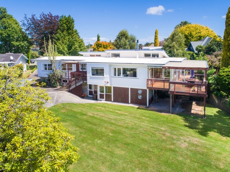 31 Lincoln Terrace, Hokowhitu, Palmerston North - Carousel 1