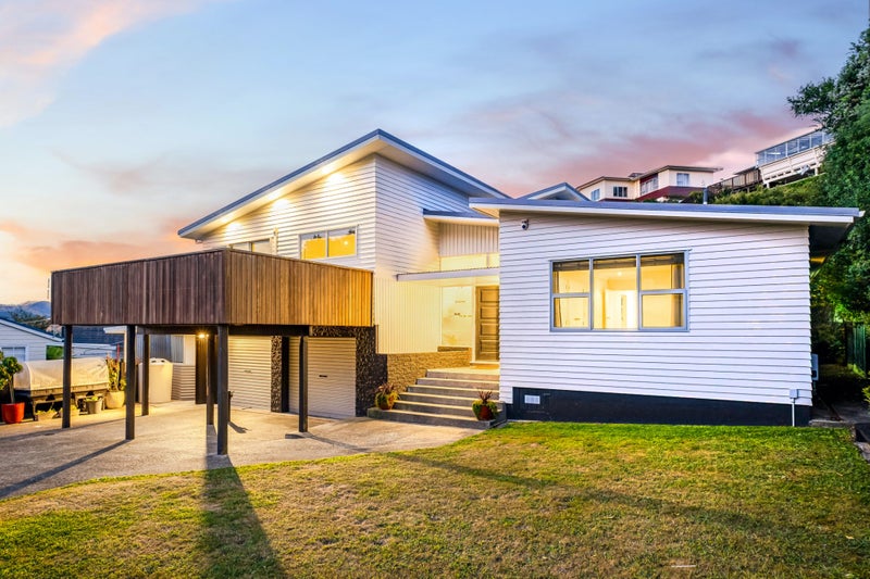 37 Spinnaker Drive, Whitby, Porirua - Carousel 1
