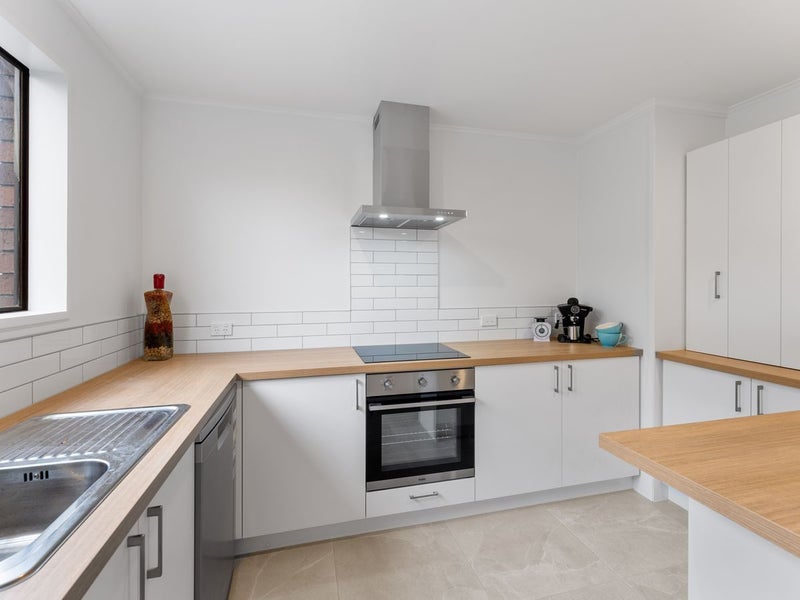 20 Cherrywood Place, Redwood, Christchurch - Carousel 1