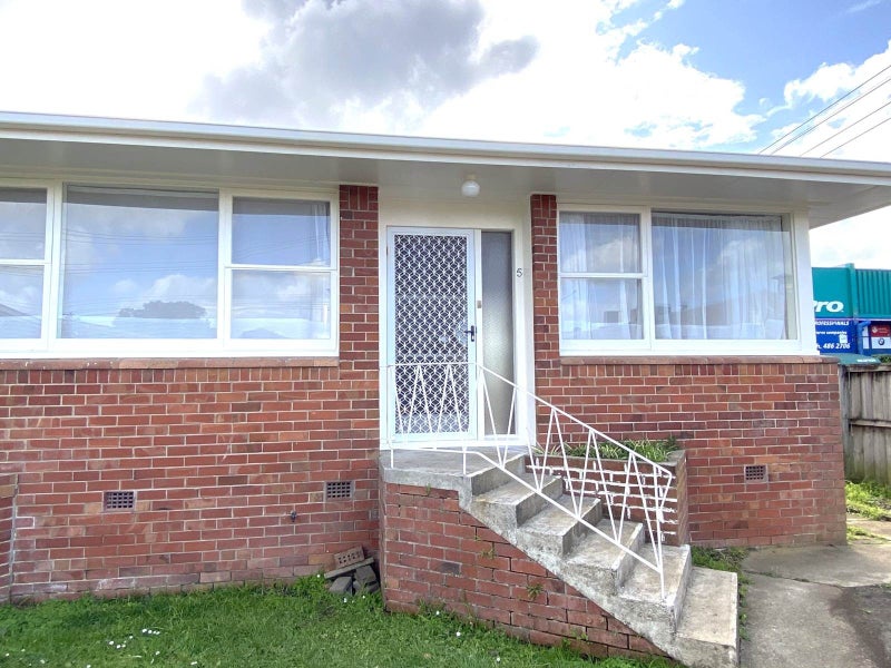 33 Shakespeare Road, Milford, Auckland - Carousel 1