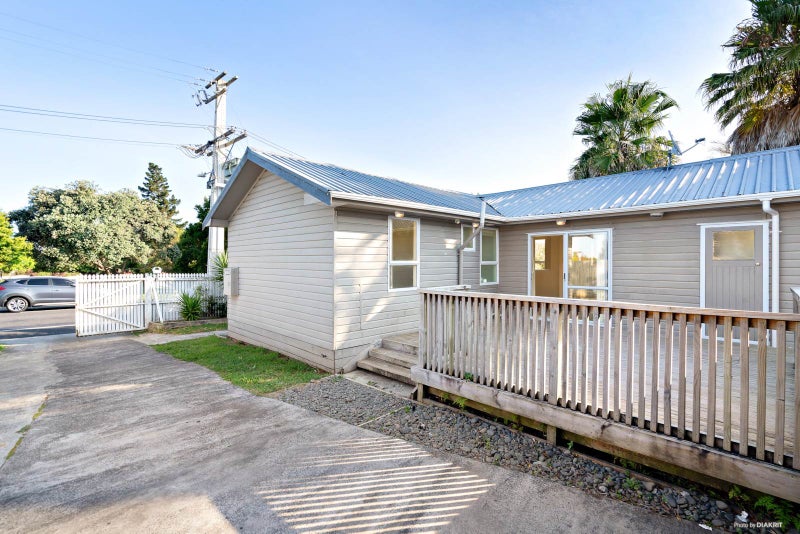 2/88 McAnnalley Street, Manurewa East, Auckland - Carousel 1