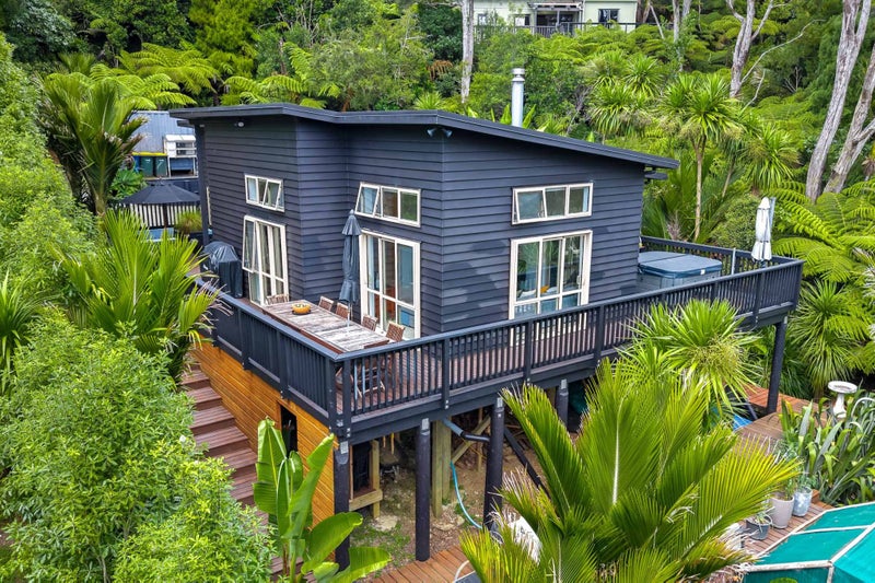 23 Hayes Road, Henderson Valley, Auckland - Carousel 1