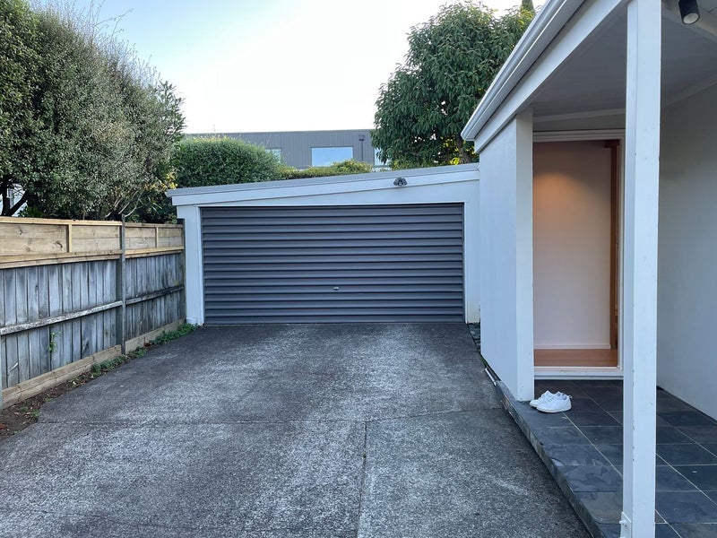 28 Tawera Road, Greenlane, Auckland - Carousel 1