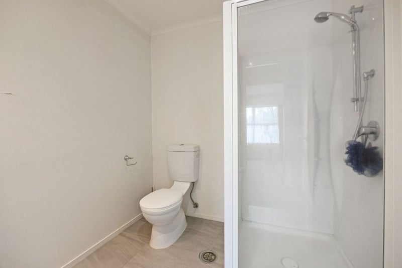 12D Cameron Road, Hamilton East, Hamilton - Carousel 13