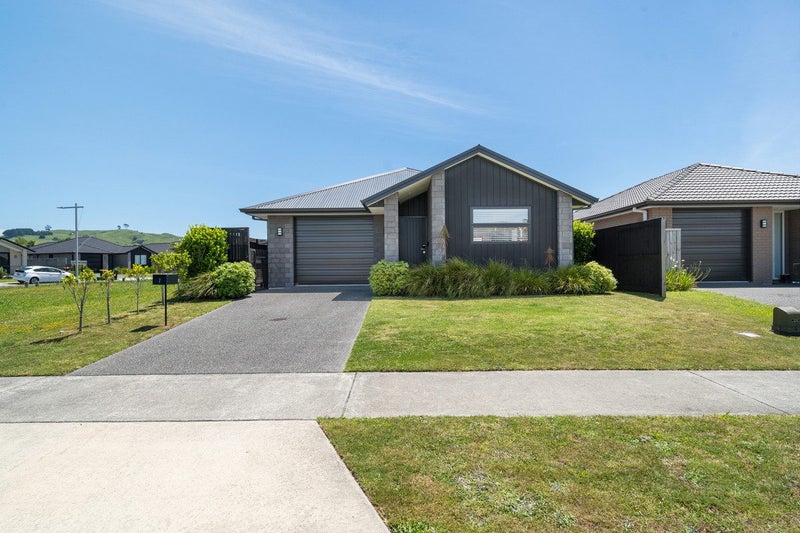 1 Fetlock Way, Papamoa, Papamoa - Carousel 1