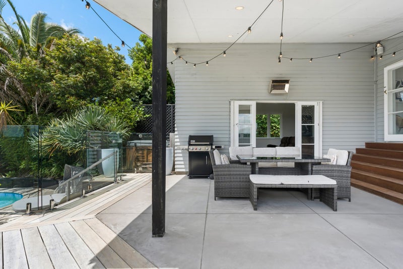 11 Mayall Avenue, Beach Haven, Auckland - Carousel 2