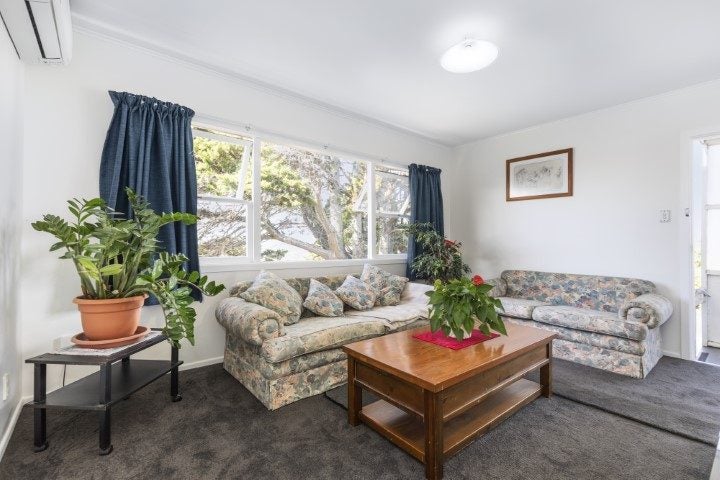 4/14 Strong Street, St Johns, Auckland - Carousel 1