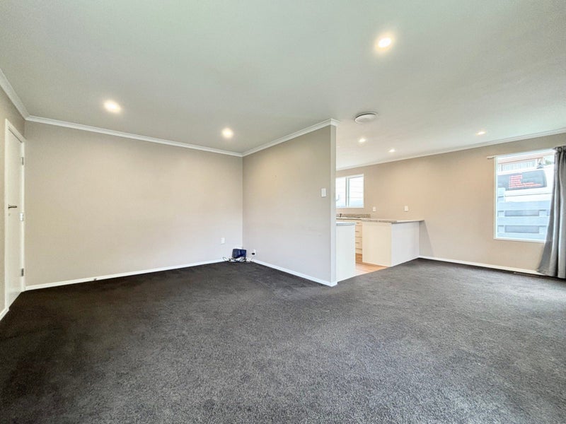 7 Waiau Close, Kelson, Lower Hutt - Carousel 2