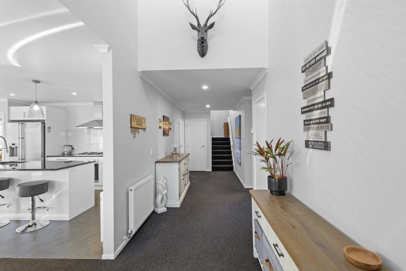 32 Lanyon Place, Whitby, Porirua - Carousel 2