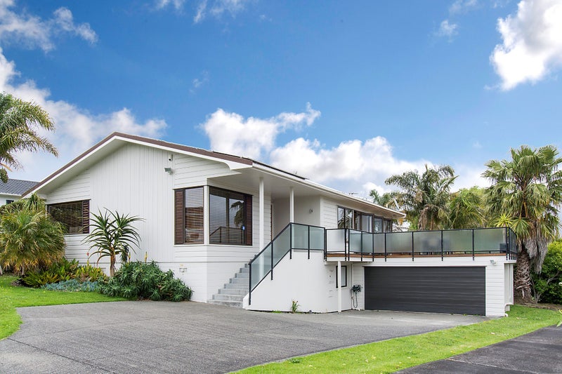 18 Treeway, Sunnyhills, Auckland - Carousel 1