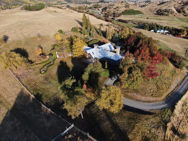 113 Hogans Gully Road, Queenstown - Carousel 31