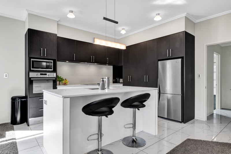 2/297A Carrington Street, Vogeltown, New Plymouth - Carousel 2