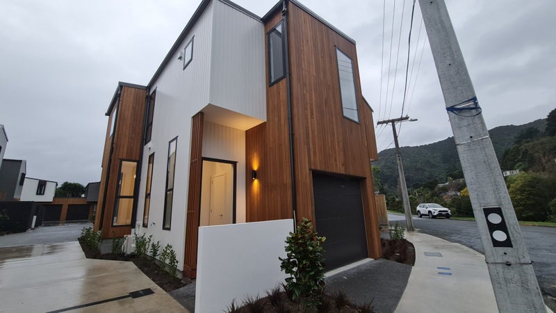 3/323 Riverside Drive, Waterloo, Lower Hutt - Carousel 2