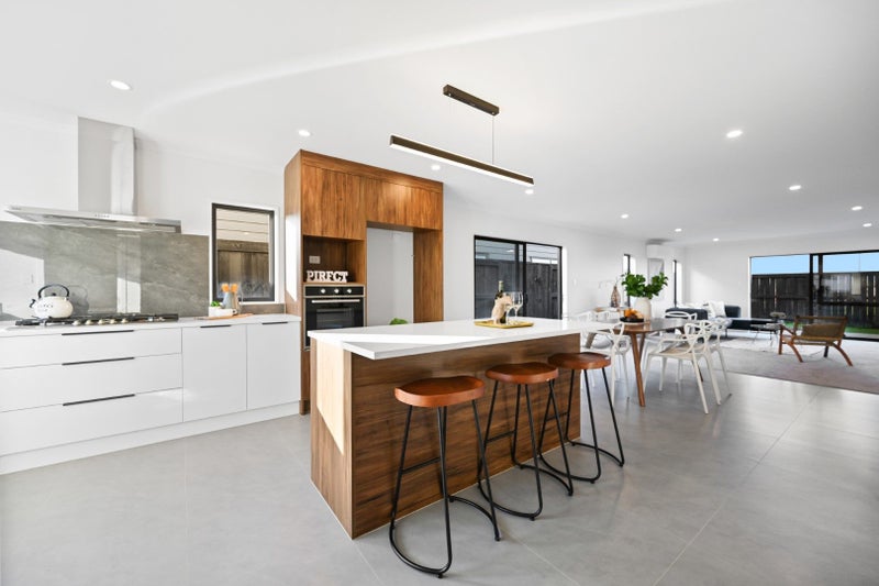 22 Halley Drive, Chartwell, Hamilton - Carousel 1